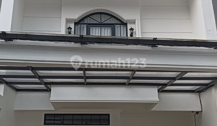 Dream Family Home Just 1 Step Away from Lebak Bulus MRT, South Jakarta