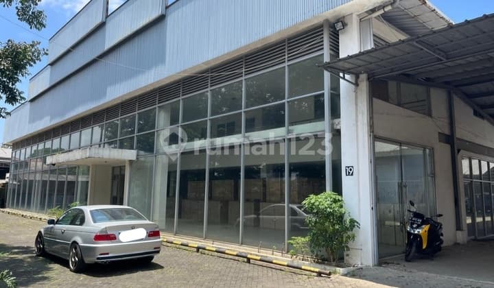 Building Former Car Workshop