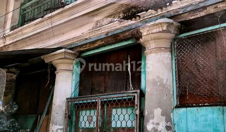 Old House In Ampel Trade Center Old House In Ampel Trade Center