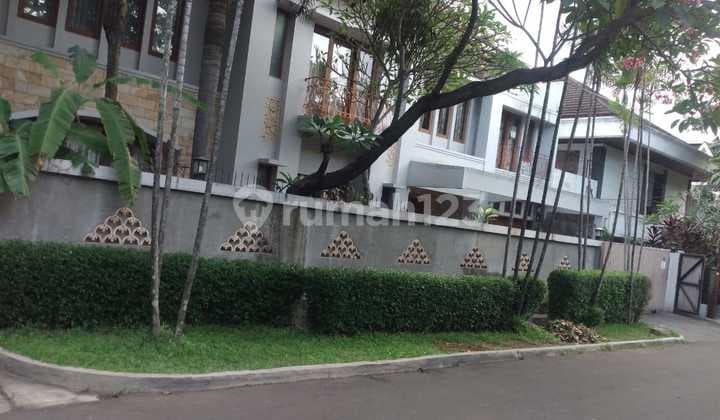 RUMAH SUPER MEWAH,SIAP HUNI LOKASI TERBAIK DI DUKU PATRA KUNINGAN