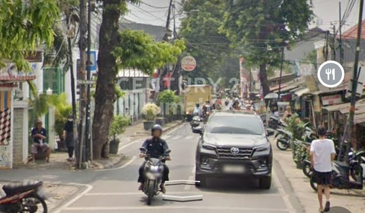BANGUNAN TUA PINGGIR JALAN RAYA COCOK UNTUK BANGUN RUKO /KOSTAN