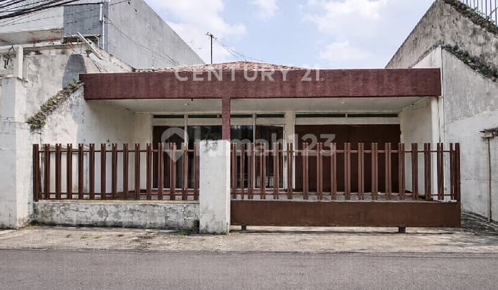 Best Deal House in Cideng Far Below NJOP Very Strategic Location