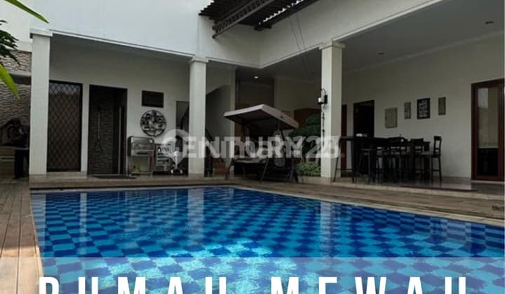 Rumah Mewah Kayu Manis dengan Swimming Pool