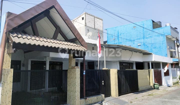Rumah SHM di Darmo Permai Utara
, Surabaya