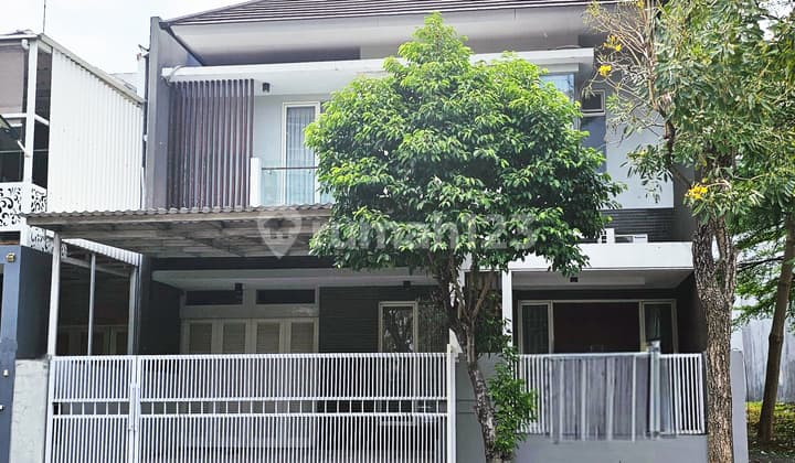 Rumah SHM di East Emerald Mansion
, Surabaya