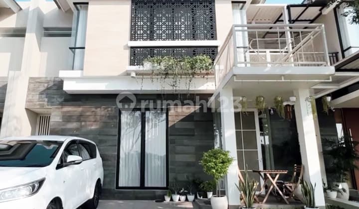 HGB House in Northwest Lake, Citraland Surabaya