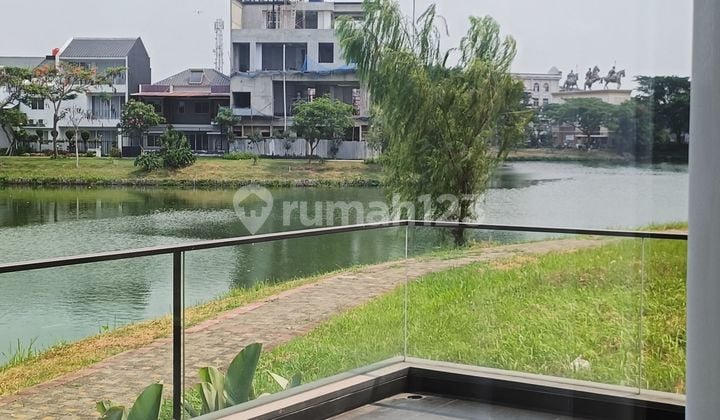 For Sale New and Luxurious 3-Story House