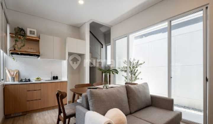 Quick Sale: House in Vanya Park Housing at a Good Price
