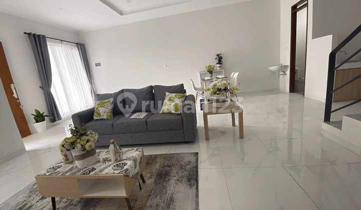 Rumah Bangunan Baru Miniamalis Siap Huni di Batununggal Indah