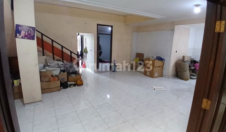 Rumah 2 Lantai di Mainroad Taman Kopo Indah Tki 1