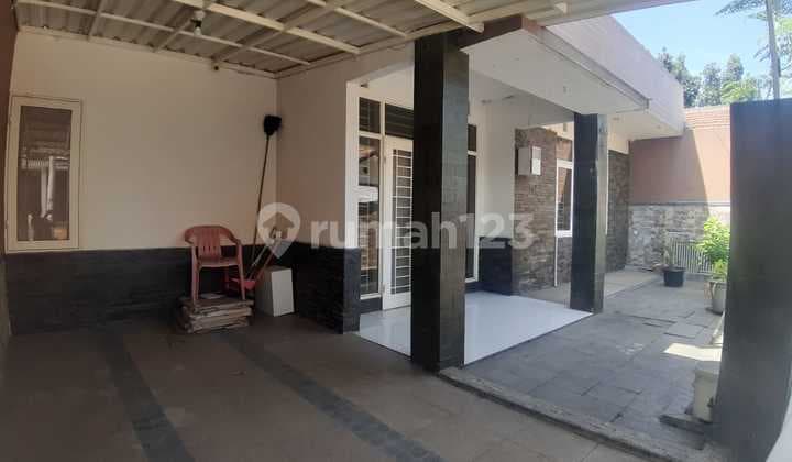 Minimalist House With a Spacious Terrace in Taman Kopo Indah 2