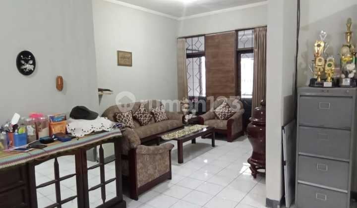 Dijual Rumah + Kostan di Dekat Kampus Widyatama Bandung
