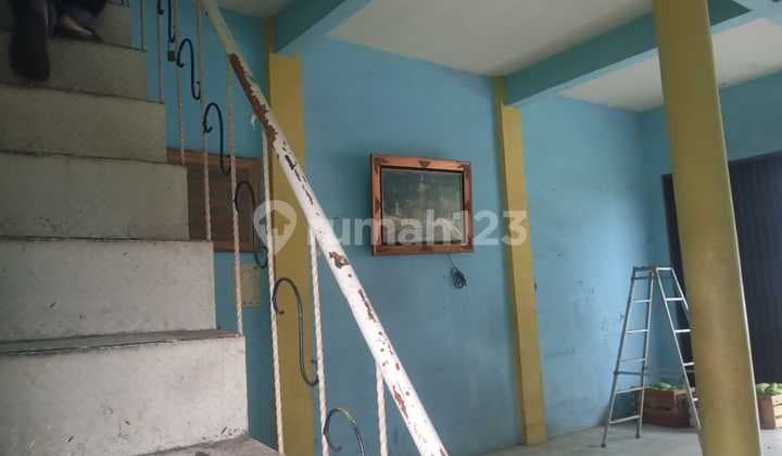 Disewakan Ruang Usaha 2 Lantai Dekat ke Logam