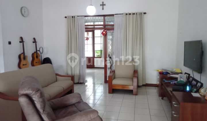 Dijual Rumah Cantik Siap Huni di Setraduta