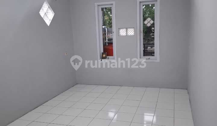 Ready-to-Use Business Space on Main Road in Cicaheum, Bandung