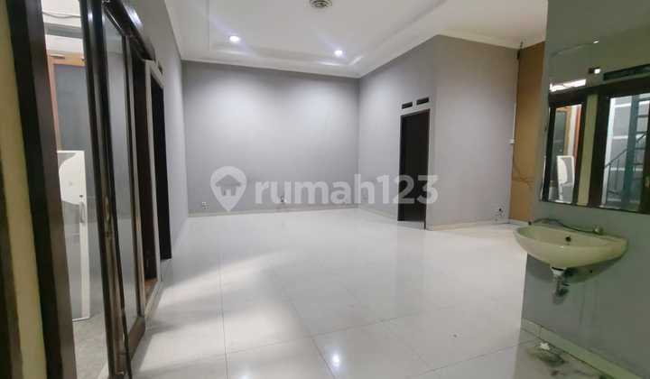 Disewakan Rumah di Taman Kopo Indah TKI 3, Blok Favorit