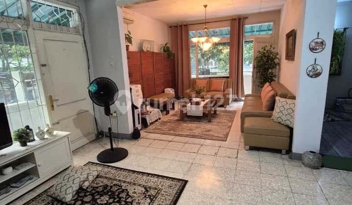 Dijual Rumah Usaha Strategis Di Hoek Area Buah Batu Turangga Bandung