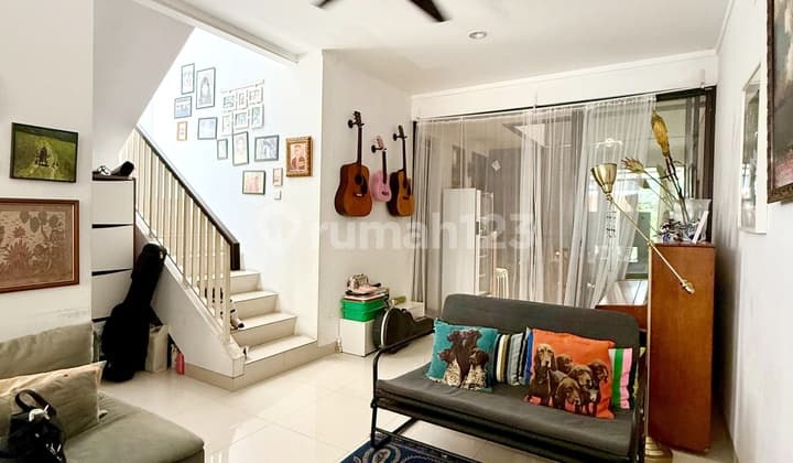 Rumah 2 Lantai Kebayoran Residence Bagus