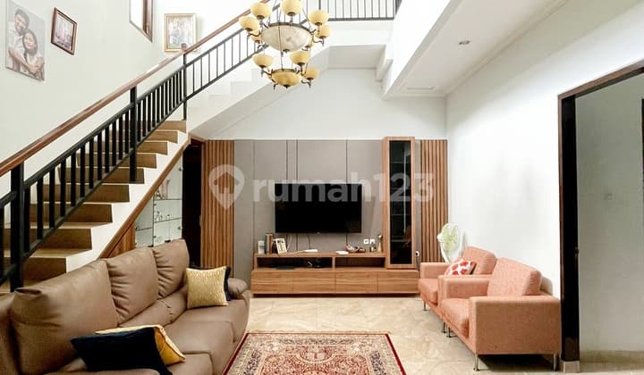 Rumah 2 Lantai Dg Row Lebar Di Kencana Loka Bsd Tangsel