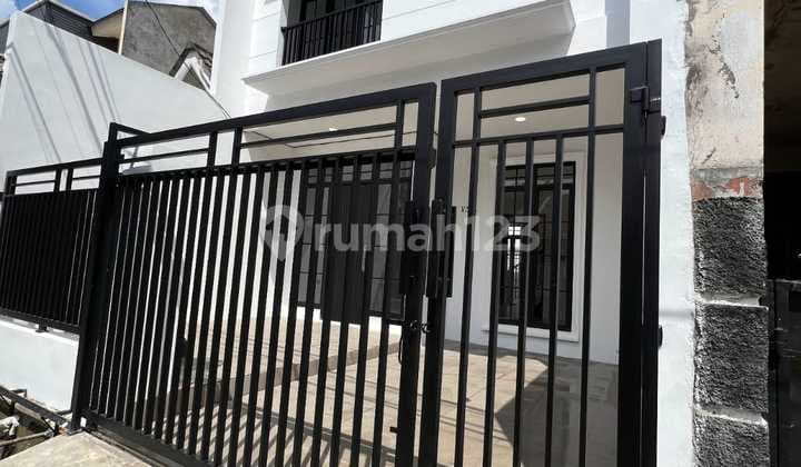 Brand New House Minimalis Di Kencana Loka Bsd Tangsel