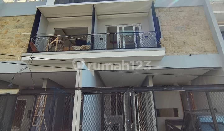 Rumah Baru di Duri Kepa Serasa Rumah di Bsd