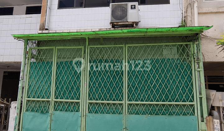 Rumah Siap Huni 3 Lantai di Angke Tambora Jakbar