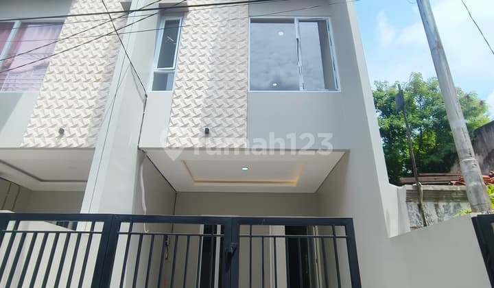 New 3-Story House, 1 Unit Left in Duri Kepa