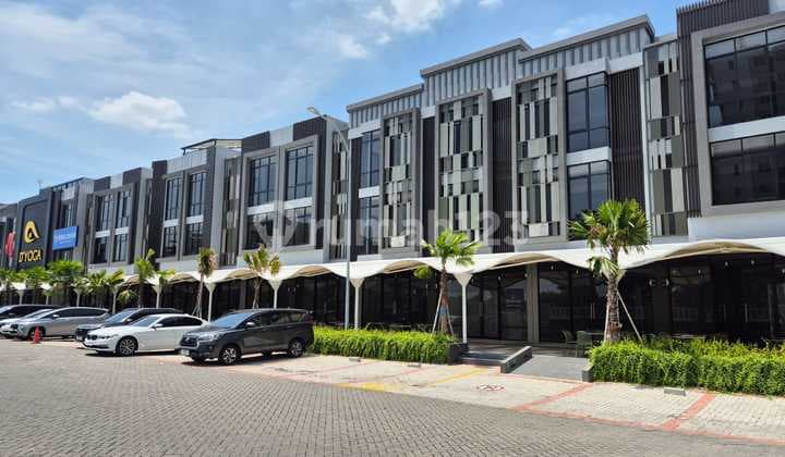 Disewakan Ruko Beverly Arcade Lokasi Strategis di Pakuwon City