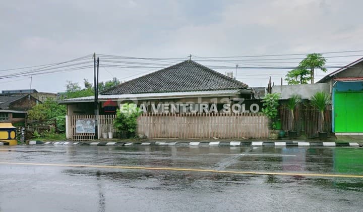 Rumah Strategis Sumber Solo