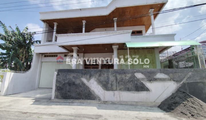 Rumah Mewah Strategis Serengan Solo