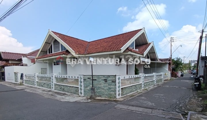 Rumah Strategis Siap Huni Tengah Kota Penumping Solo