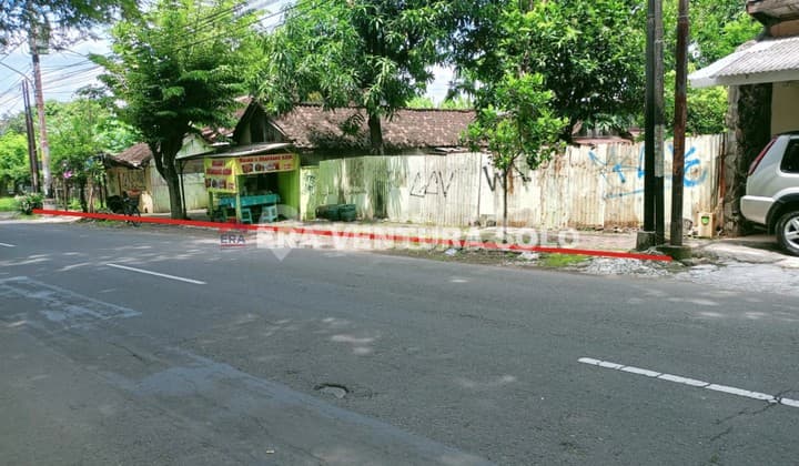 Tanah Pekarangan Strategis Manahan Solo