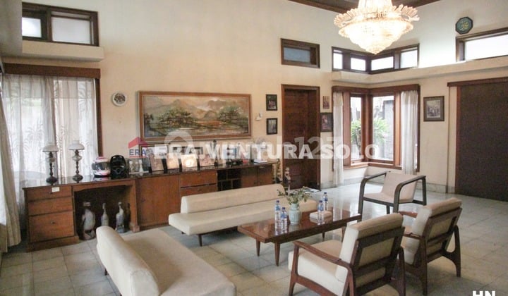 Rumah Mewah Strategis Laweyan Solo