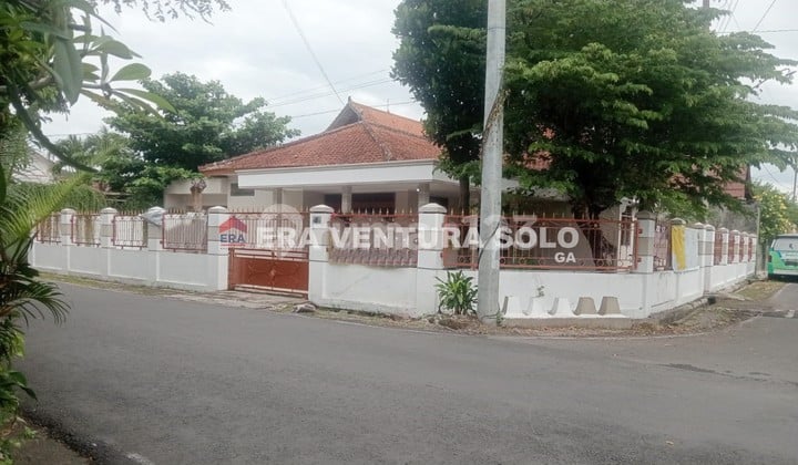 Rumah Mewah Siap Huni Tengah Kota Solo