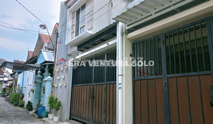 Rumah Modern Minimalis Tengah Kota Solo