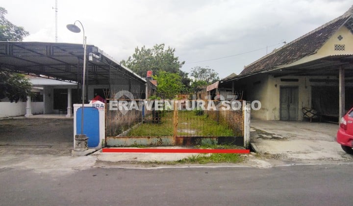 Rumah Lama Strategis Kebakkramat Karanganyar