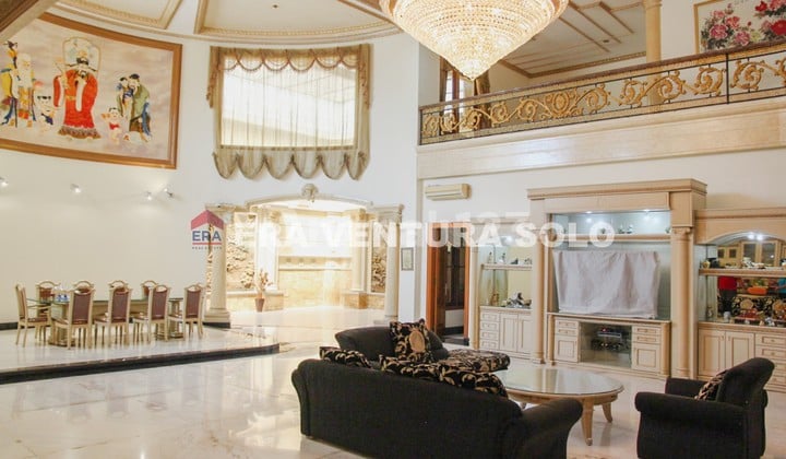 Rumah Mewah Kawasan Elite Solobaru