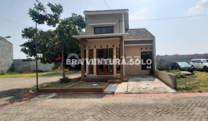 Ready-to-Occupy Cluster House in Colomadu