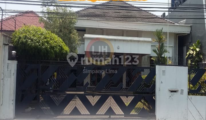 Strategic House for Sale in the Center of Semarang City