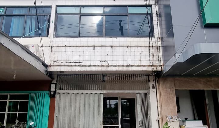 Ruko dua lantai di jalur ramai kota Somba Opu Gowa