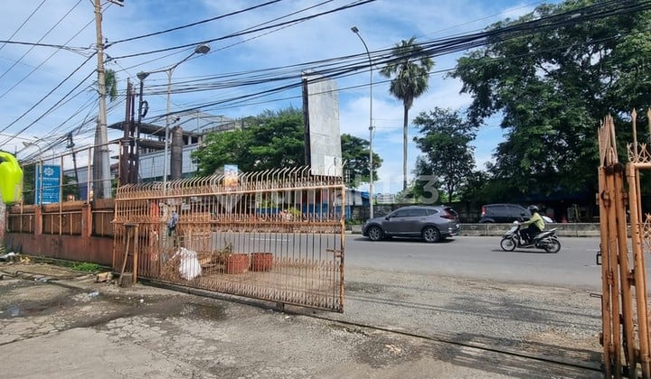 Rumah Luas Tanah 1400 Meter Jalan Poros Urip di Makassar