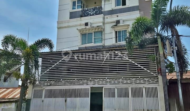 Ruko Poros Jalan Teuku Umar Makassar