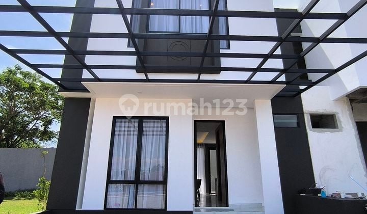 Rumah Rajata Dua Lantai Kota Makassar