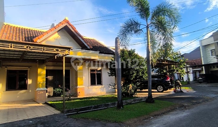 Rumah Sudut Losary 2000 Tanjung Bunga di Makassar