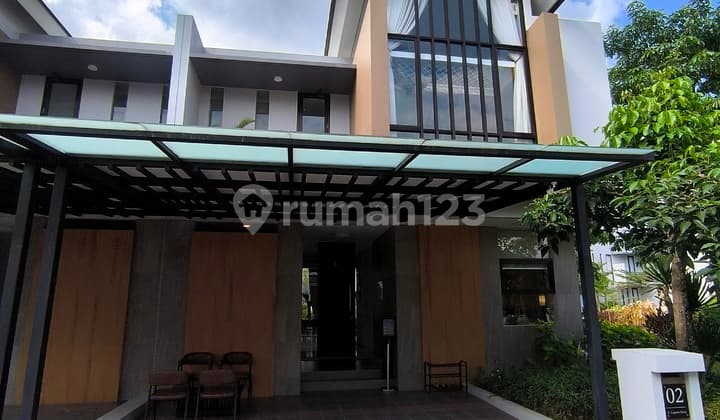 Rumah Ala Resort Area Perintis di Makassar