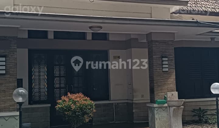 Luxury Colonial Style House Ijen Area Malang City GMK03800