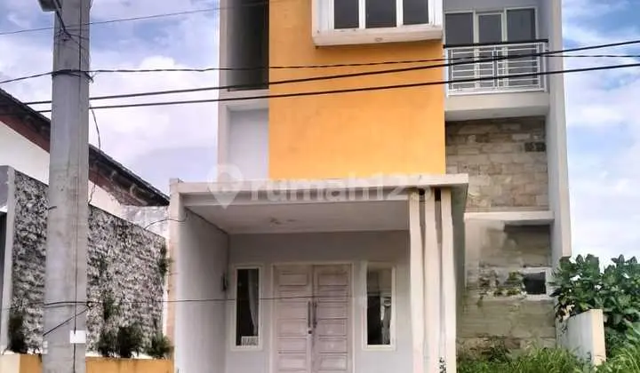 Nice 2-Story Villa Bukit Sengkaling Malang Gmk03956