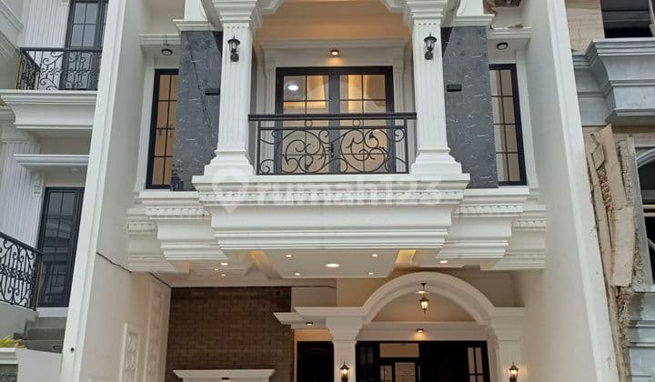 Dijual Rumah Rooftop Dekat Jalan Utama di Jagakarsa Jakarta