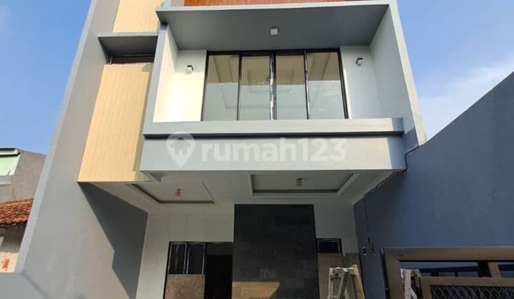 Dijual Rumah 2.5 Lantai SIP Huni di Tanah Baru Beji Depok