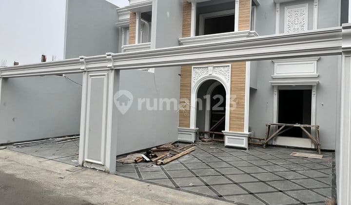 Dijual Rumah American Classic di Jagakarsa Raya Jakarta Selatan